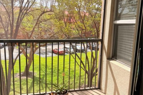 Condominio en venta en Pembroke Pines, Florida, 2 dormitorios, 105.63 m2 № 2057389 - foto 23