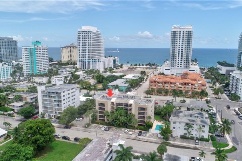 Commercial property in Fort Lauderdale, Florida № 1728751 - photo 1