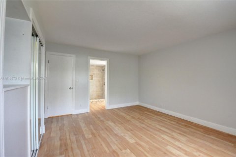 Commercial property in Fort Lauderdale, Florida № 1728751 - photo 21