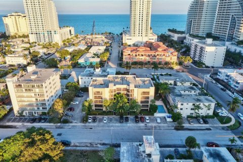 Commercial property in Fort Lauderdale, Florida № 1728751 - photo 24