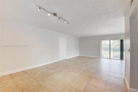 Commercial property in Fort Lauderdale, Florida № 1728751 - photo 15