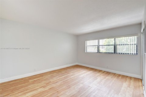 Commercial property in Fort Lauderdale, Florida № 1728751 - photo 20