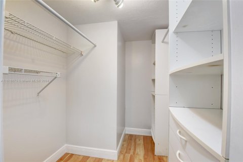 Commercial property in Fort Lauderdale, Florida № 1728751 - photo 23