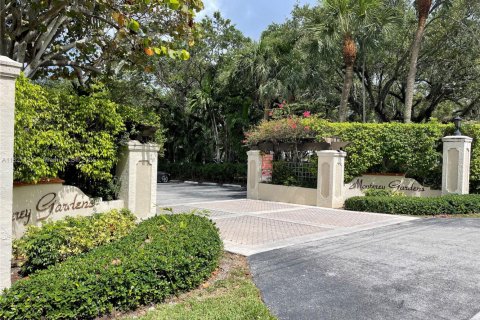 Condominio en venta en Pinecrest, Florida, 1 dormitorio, 53.7 m2 № 1937590 - foto 10