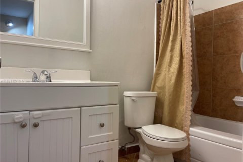 Condominio en venta en Pinecrest, Florida, 1 dormitorio, 53.7 m2 № 1937590 - foto 7