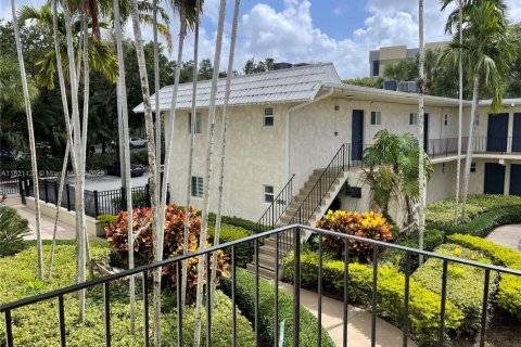 Condo in Pinecrest, Florida, 1 bedroom  № 1937590 - photo 2