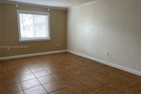 Condo in Pinecrest, Florida, 1 bedroom  № 1937590 - photo 3