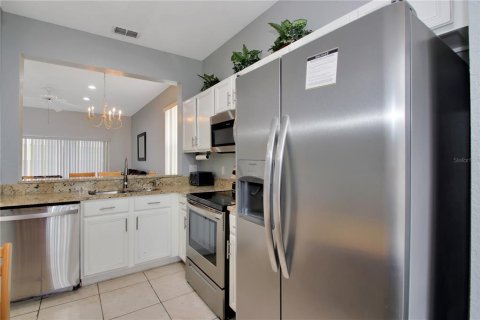 Townhouse in Davenport, Florida 4 bedrooms, 172.43 sq.m. № 1877257 - photo 8