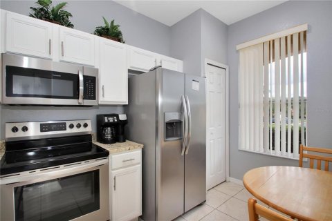 Townhouse in Davenport, Florida 4 bedrooms, 172.43 sq.m. № 1877257 - photo 6