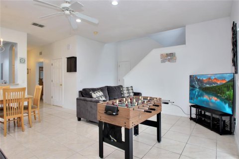 Townhouse in Davenport, Florida 4 bedrooms, 172.43 sq.m. № 1877257 - photo 12