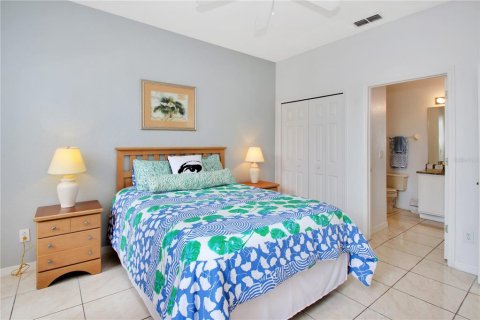 Townhouse in Davenport, Florida 4 bedrooms, 172.43 sq.m. № 1877257 - photo 13