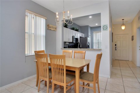 Townhouse in Davenport, Florida 4 bedrooms, 172.43 sq.m. № 1877257 - photo 9