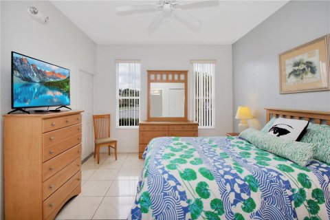 Townhouse in Davenport, Florida 4 bedrooms, 172.43 sq.m. № 1877257 - photo 14