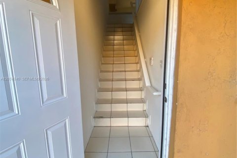 Condominio en alquiler en Hialeah, Florida, 2 dormitorios, 91.97 m2 № 2153992 - foto 15