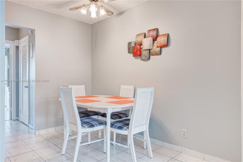 Condominio en venta en Hallandale Beach, Florida, 1 dormitorio, 58.06 m2 № 2022400 - foto 6