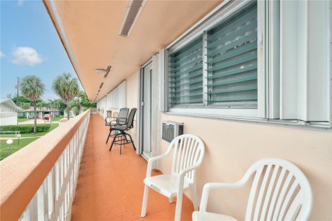 Condominio en venta en Hallandale Beach, Florida, 1 dormitorio, 58.06 m2 № 2022400 - foto 23