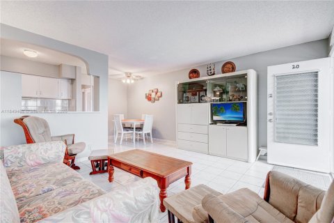 Condominio en venta en Hallandale Beach, Florida, 1 dormitorio, 58.06 m2 № 2022400 - foto 3