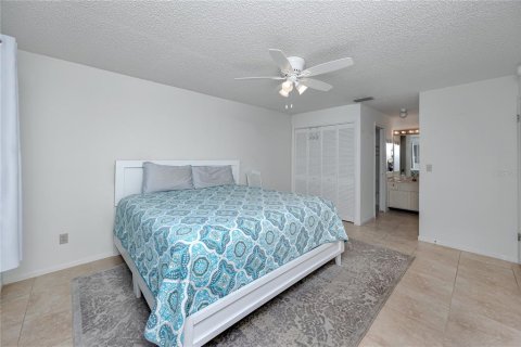 Copropriété à vendre à Saint Petersburg, Floride: 2 chambres, 102.19 m2 № 2100046 - photo 15