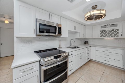 Copropriété à vendre à Saint Petersburg, Floride: 2 chambres, 102.19 m2 № 2100046 - photo 9