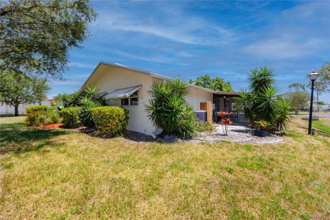 Copropriété à vendre à Saint Petersburg, Floride: 2 chambres, 102.19 m2 № 2100046 - photo 27