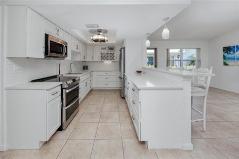 Copropriété à vendre à Saint Petersburg, Floride: 2 chambres, 102.19 m2 № 2100046 - photo 8