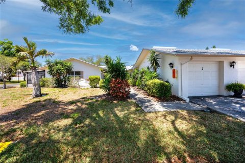 Copropriété à vendre à Saint Petersburg, Floride: 2 chambres, 102.19 m2 № 2100046 - photo 29