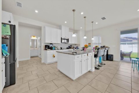 Casa en venta en Apopka, Florida, 4 dormitorios, 249.72 m2 № 1917673 - foto 11