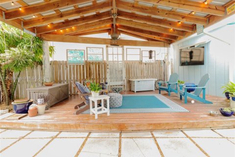House in Tavernier, Florida 4 bedrooms, 180.51 sq.m. № 2082127 - photo 17