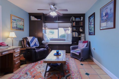 House in Tavernier, Florida 4 bedrooms, 180.51 sq.m. № 2082127 - photo 9