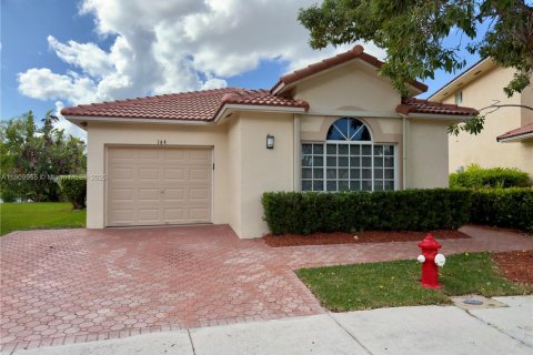 House in Weston, Florida 3 bedrooms, 133.41 sq.m. № 1965635 - photo 30