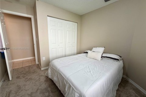 House in Weston, Florida 3 bedrooms, 133.41 sq.m. № 1965635 - photo 20