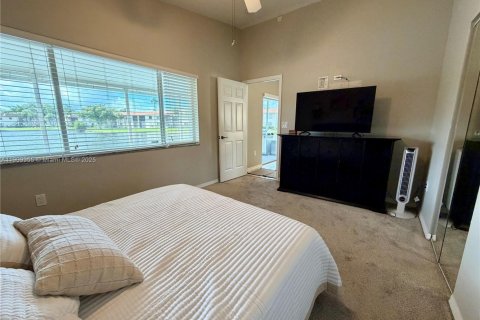 House in Weston, Florida 3 bedrooms, 133.41 sq.m. № 1965635 - photo 16