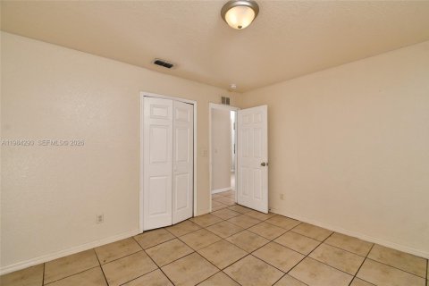 Купить виллу или дом в Лихай-Эйкерс, Флорида 3 спальни, № 2045483 - фото 18