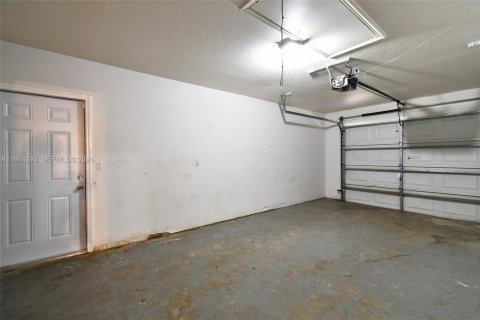 Купить виллу или дом в Лихай-Эйкерс, Флорида 3 спальни, № 2045483 - фото 27