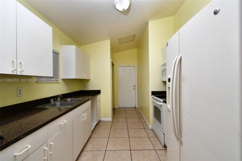 Купить виллу или дом в Лихай-Эйкерс, Флорида 3 спальни, № 2045483 - фото 12