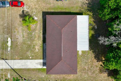 Купить виллу или дом в Лихай-Эйкерс, Флорида 3 спальни, № 2045483 - фото 4