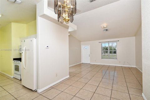 Купить виллу или дом в Лихай-Эйкерс, Флорида 3 спальни, № 2045483 - фото 26