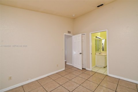 Купить виллу или дом в Лихай-Эйкерс, Флорида 3 спальни, № 2045483 - фото 8