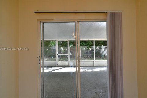 Купить виллу или дом в Лихай-Эйкерс, Флорида 3 спальни, № 2045483 - фото 22