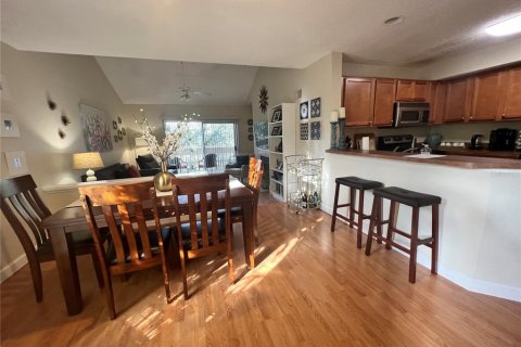 Condominio en alquiler en Saint Petersburg, Florida, 2 dormitorios, 87.51 m2 № 1906794 - foto 1