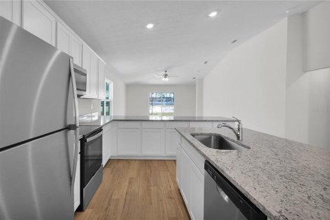 House in Palm Coast, Florida 3 bedrooms, 157.28 sq.m. № 1908207 - photo 9