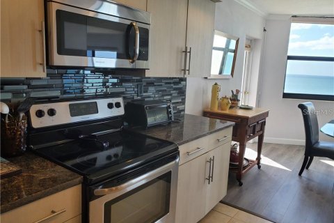 Condominio en alquiler en Longboat Key, Florida, 2 dormitorios, 130.9 m2 № 251977 - foto 11