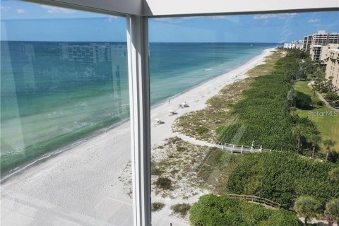 Condo in Longboat Key, Florida, 2 bedrooms  № 251977 - photo 10