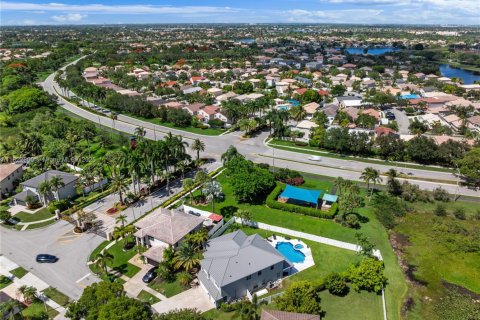 House in Miramar, Florida 5 bedrooms, 313.82 sq.m. № 1787189 - photo 8