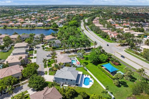 House in Miramar, Florida 5 bedrooms, 313.82 sq.m. № 1787189 - photo 15