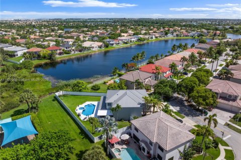 House in Miramar, Florida 5 bedrooms, 313.82 sq.m. № 1787189 - photo 14