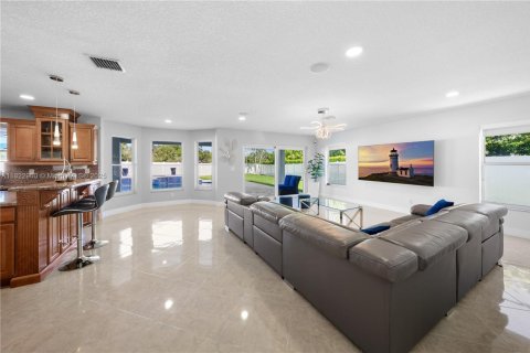 House in Miramar, Florida 5 bedrooms, 313.82 sq.m. № 1787189 - photo 21