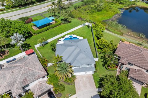 House in Miramar, Florida 5 bedrooms, 313.82 sq.m. № 1787189 - photo 9