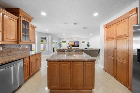 House in Miramar, Florida 5 bedrooms, 313.82 sq.m. № 1787189 - photo 26