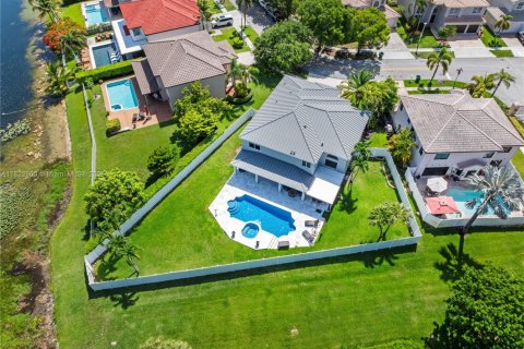 House in Miramar, Florida 5 bedrooms, 313.82 sq.m. № 1787189 - photo 11